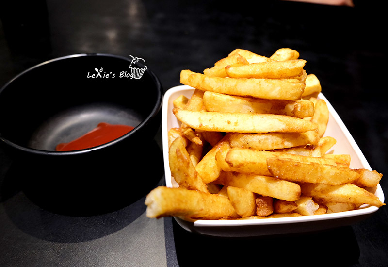 小惡魔38.jpg 小惡魔38.jpg