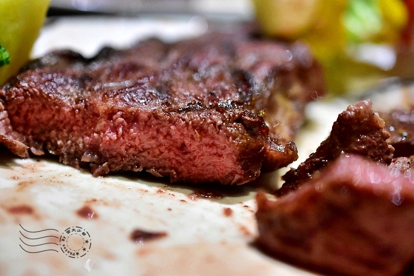 平價高CP值美食：【小惡魔炭燒牛排】(捷運中和永安市場站)