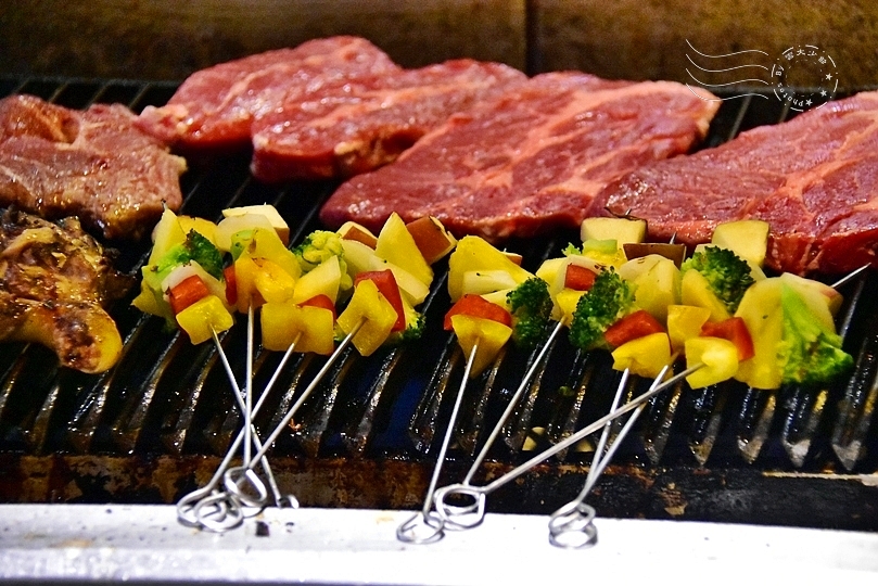 平價高CP值美食：【小惡魔炭燒牛排】(捷運中和永安市場站)