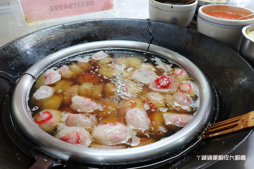 新竹肉圓推薦!鷹王肉圓,內行人一定要吃肉圓配香腸!新竹香山必吃美食
