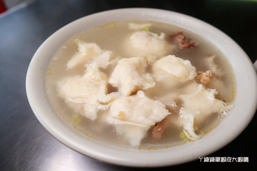 新竹肉圓推薦!鷹王肉圓,內行人一定要吃肉圓配香腸!新竹香山必吃美食