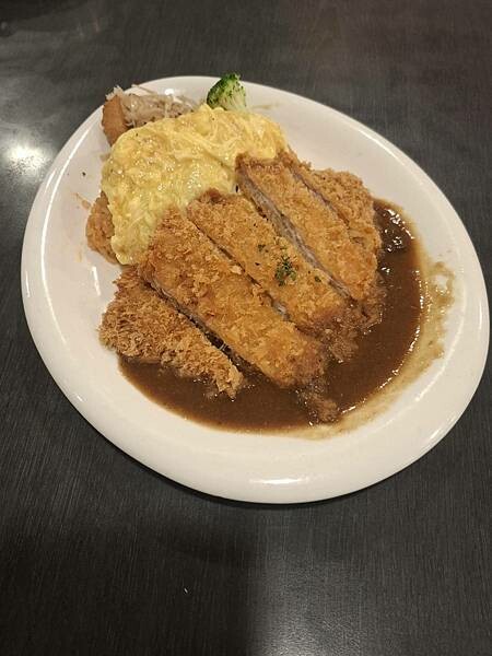 士林平價咖哩蛋包飯推薦,捷運士林站-幸也蛋包飯專賣店 士林平價咖哩蛋包飯推薦,捷運士林站-幸也蛋包飯專賣店