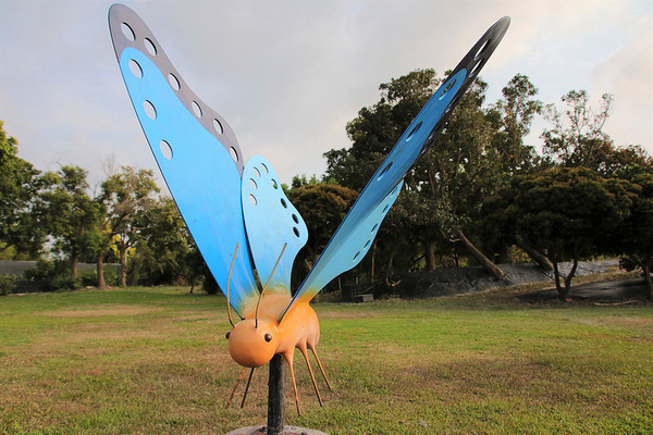 台灣酒窖聯合遊客服務中心： 【彰化景點】台灣酒窖聯合遊客服務中心，免費參觀，2017在幸福園地感受浪漫的氣息，I ❤ U薰衣草花田環繞，結合休閒、童玩、農特產美食、二林斗苑休閒農業園區