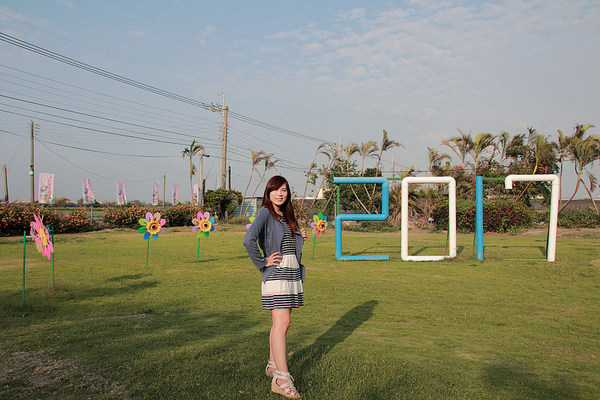 台灣酒窖聯合遊客服務中心： 【彰化景點】台灣酒窖聯合遊客服務中心，免費參觀，2017在幸福園地感受浪漫的氣息，I ❤ U薰衣草花田環繞，結合休閒、童玩、農特產美食、二林斗苑休閒農業園區