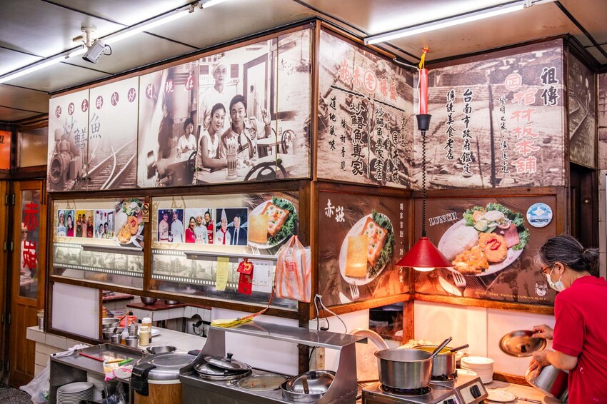 台南市中西區赤崁棺材板｜揚名海外棺材板始祖！傳承四代超過80年老店