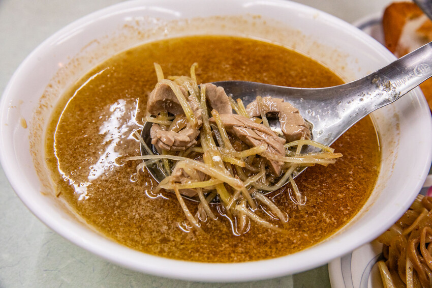 台南市中西區赤崁棺材板｜揚名海外棺材板始祖！傳承四代超過80年老店