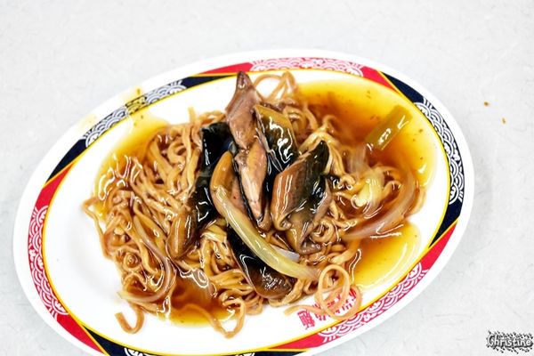 【台南。美食】 中西區 / 赤崁棺材板,赤崁食堂,棺材板創始店,天下第一板,台南府城小吃,來台南就要吃這一味