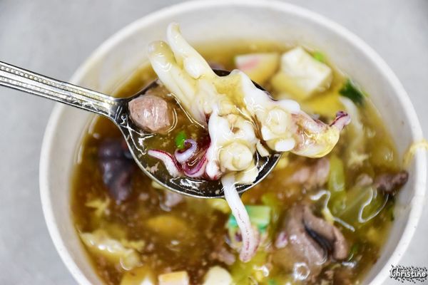 【台南。美食】 中西區 / 赤崁棺材板,赤崁食堂,棺材板創始店,天下第一板,台南府城小吃,來台南就要吃這一味