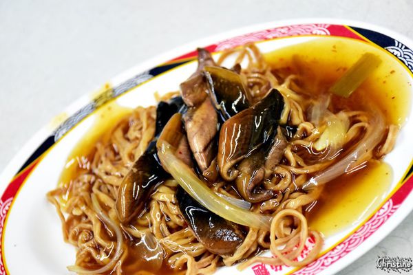 【台南。美食】 中西區 / 赤崁棺材板,赤崁食堂,棺材板創始店,天下第一板,台南府城小吃,來台南就要吃這一味