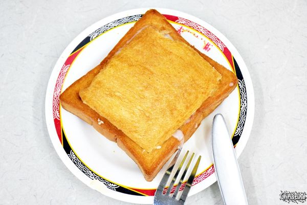 【台南。美食】 中西區 / 赤崁棺材板,赤崁食堂,棺材板創始店,天下第一板,台南府城小吃,來台南就要吃這一味