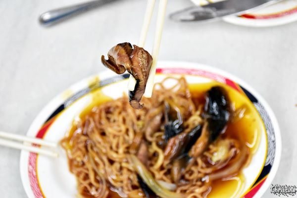 【台南。美食】 中西區 / 赤崁棺材板,赤崁食堂,棺材板創始店,天下第一板,台南府城小吃,來台南就要吃這一味