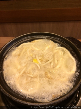 寧夏夜市美食、捷運雙連站巷弄火鍋－超人氣《石神石頭火鍋》爆香才好吃！