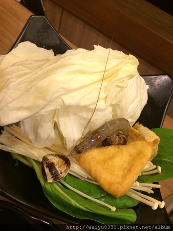 寧夏夜市美食、捷運雙連站巷弄火鍋－超人氣《石神石頭火鍋》爆香才好吃！