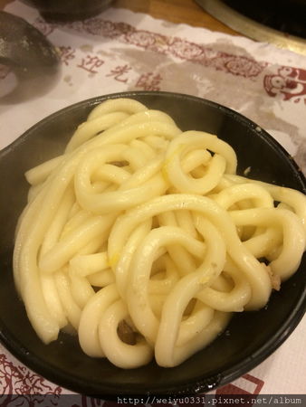 寧夏夜市美食、捷運雙連站巷弄火鍋－超人氣《石神石頭火鍋》爆香才好吃！