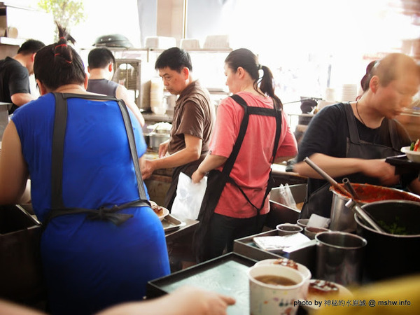 阿財米糕店：【食記】台中財伯阿財米糕店@清水 : 清水四大米糕之一, 米粒飽滿偏油但夠味