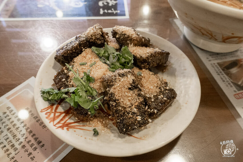 台中文心森林公園美食!台中三峽老街蚵仔麵線,超大份蚵仔大腸CP值爆棚。
