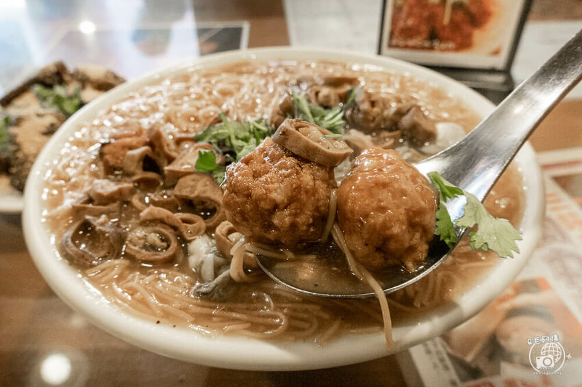台中文心森林公園美食!台中三峽老街蚵仔麵線,超大份蚵仔大腸CP值爆棚。
