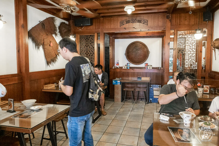 台中文心森林公園美食!台中三峽老街蚵仔麵線,超大份蚵仔大腸CP值爆棚。