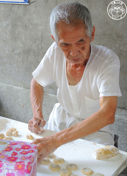 天天饅頭：呷飽祙【台中中區･天天饅頭】營業超過一甲子的涮嘴小點心