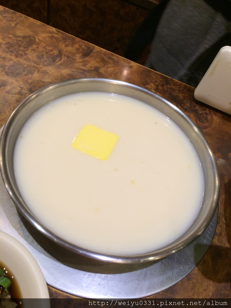 捷運民權西路站超人氣美食、承德路必吃小火鍋-《鍋媽媽》牛奶鍋!