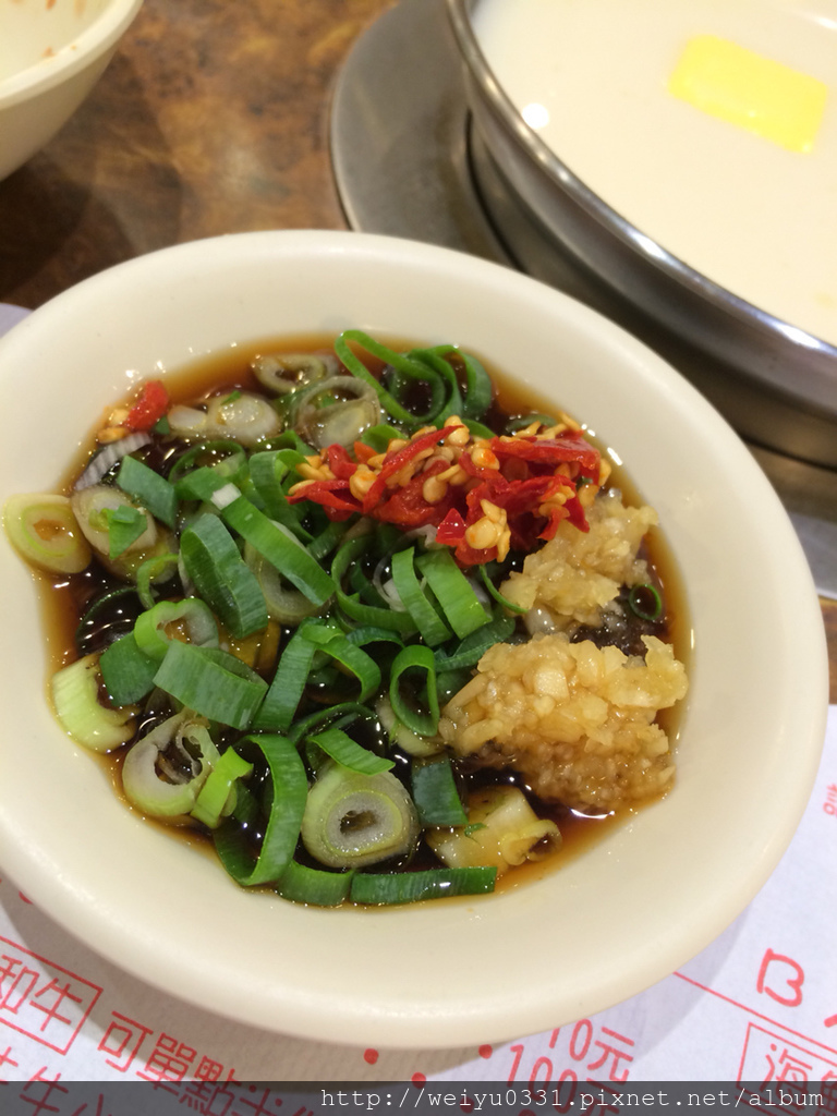 捷運民權西路站超人氣美食、承德路必吃小火鍋-《鍋媽媽》牛奶鍋!