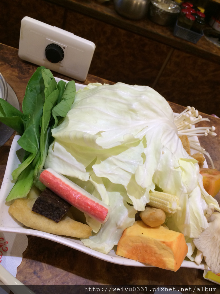 捷運民權西路站超人氣美食、承德路必吃小火鍋-《鍋媽媽》牛奶鍋!