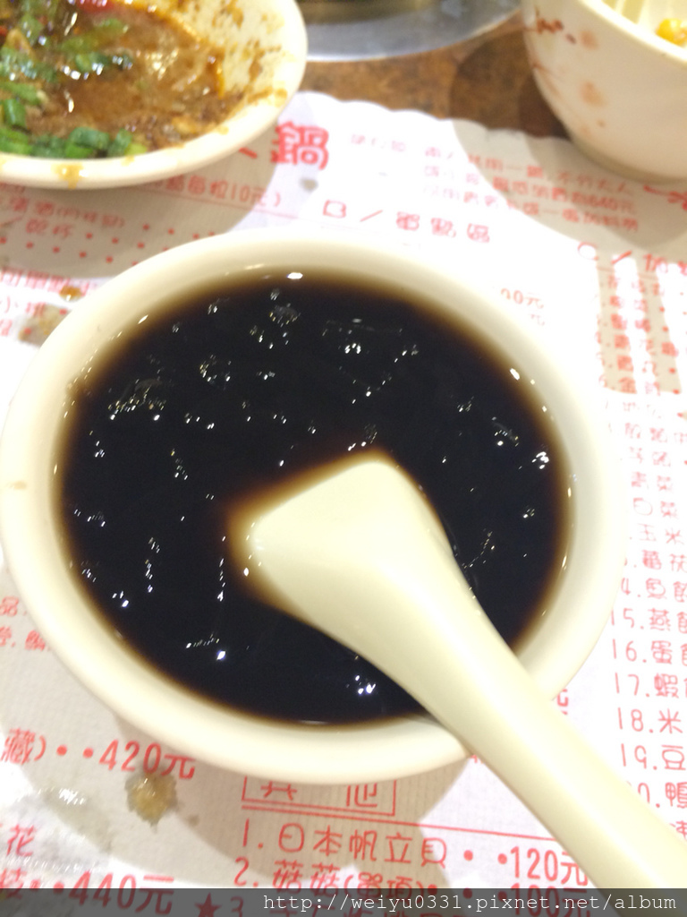 捷運民權西路站超人氣美食、承德路必吃小火鍋-《鍋媽媽》牛奶鍋!