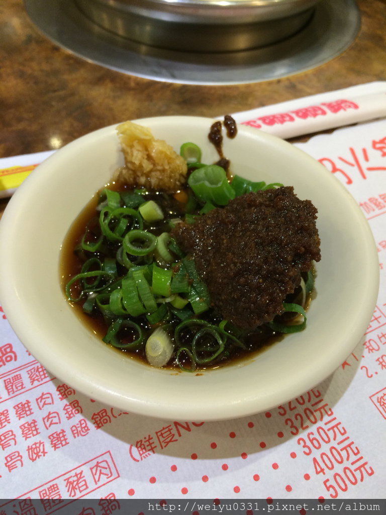 捷運民權西路站超人氣美食、承德路必吃小火鍋-《鍋媽媽》牛奶鍋!