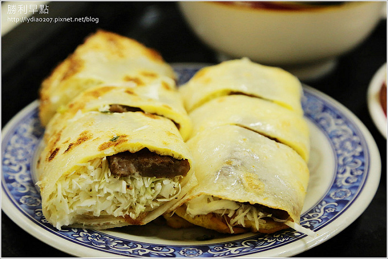 【食記│台南】勝利早點~深夜也要吃的早餐，不是賣早點的嗎?為什麼深夜人潮還是大爆滿呢?