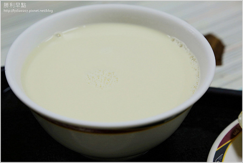 【食記│台南】勝利早點~深夜也要吃的早餐，不是賣早點的嗎?為什麼深夜人潮還是大爆滿呢?