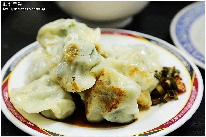 【食記│台南】勝利早點~深夜也要吃的早餐，不是賣早點的嗎?為什麼深夜人潮還是大爆滿呢?