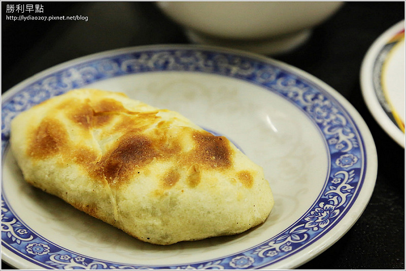 【食記│台南】勝利早點~深夜也要吃的早餐，不是賣早點的嗎?為什麼深夜人潮還是大爆滿呢?