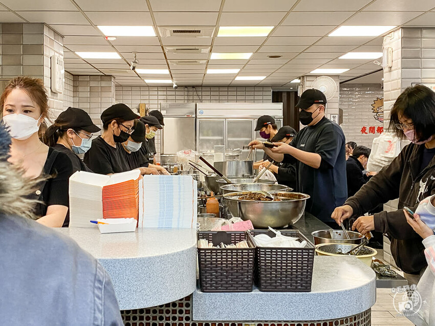 台中市西區夜間部爌肉飯 | 台中米其林必比登推薦美食，宵夜必吃招牌爌肉飯~營業到AM2:00