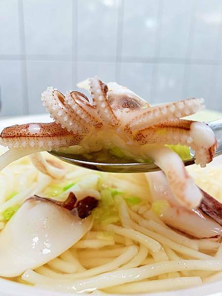 台南國華街│葉家小卷米粉:晚來就容易向隅的限量美味-小卷米粉湯