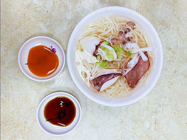 台南國華街│葉家小卷米粉:晚來就容易向隅的限量美味-小卷米粉湯