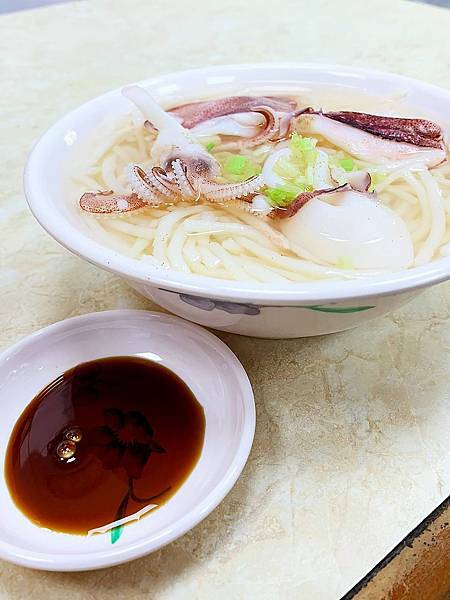 台南國華街│葉家小卷米粉:晚來就容易向隅的限量美味-小卷米粉湯