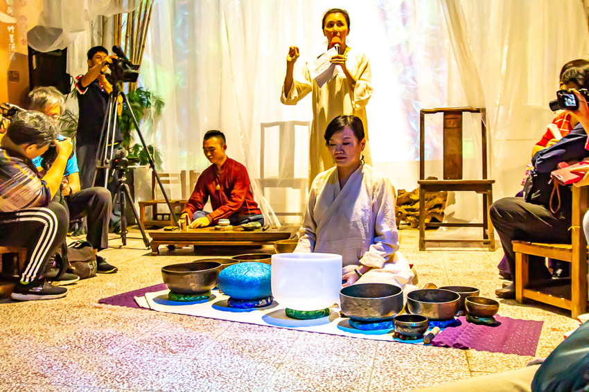 苗栗頭份,五星級製茶園-怡明茶園,來到這兒不僅品茶吃茶還賞茶~一舉數得很滿足。 - 微笑Joe幸運