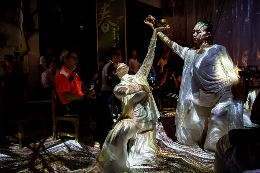 苗栗頭份,五星級製茶園-怡明茶園,來到這兒不僅品茶吃茶還賞茶~一舉數得很滿足。 - 微笑Joe幸運