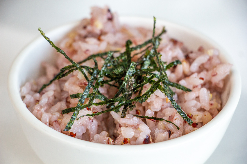 苗栗頭份,五星級製茶園-怡明茶園,來到這兒不僅品茶吃茶還賞茶~一舉數得很滿足。 - 微笑Joe幸運