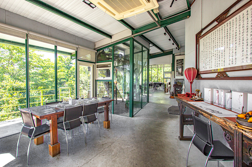 苗栗頭份,五星級製茶園-怡明茶園,來到這兒不僅品茶吃茶還賞茶~一舉數得很滿足。 - 微笑Joe幸運