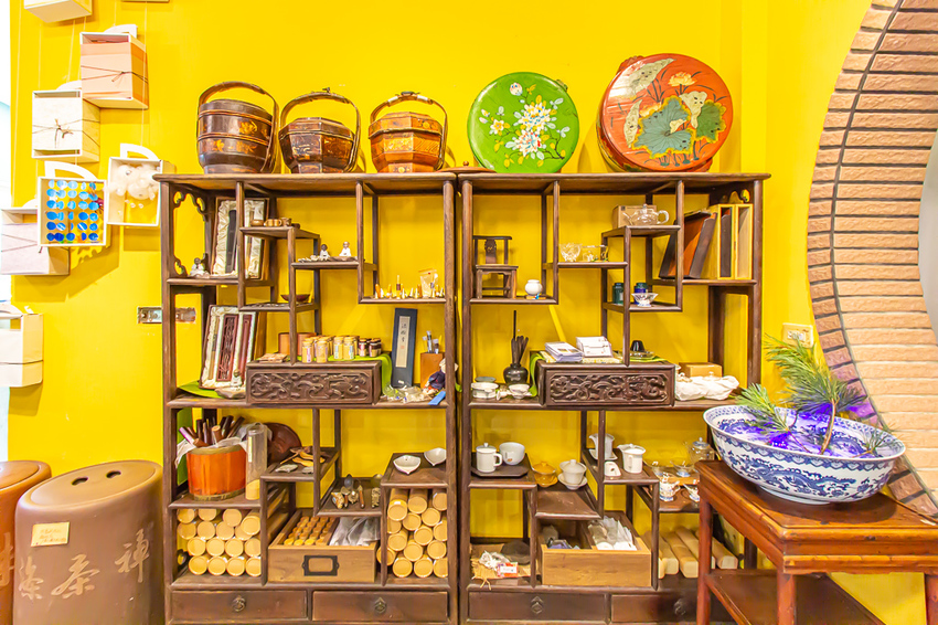 苗栗頭份,五星級製茶園-怡明茶園,來到這兒不僅品茶吃茶還賞茶~一舉數得很滿足。 - 微笑Joe幸運