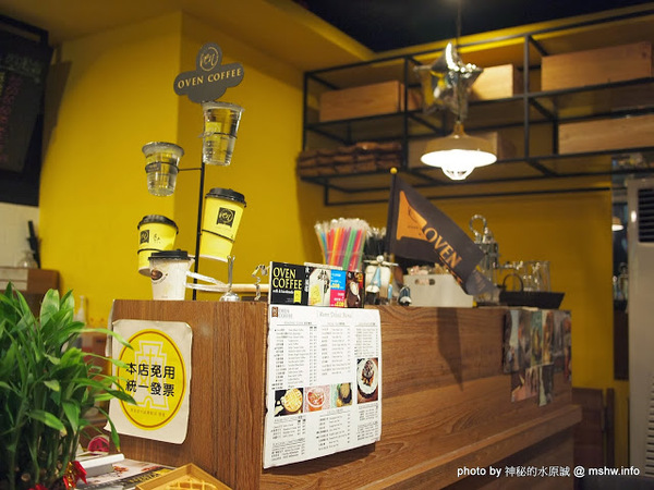 oven coffee(台中中港店)：【食記】台中西區-OVEN coffee烤香(台中中港店)@草悟道 : 咖啡還不錯,鬆餅需要再脆點