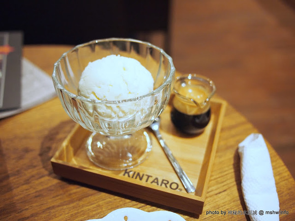 oven coffee(台中中港店)：【食記】台中西區-OVEN coffee烤香(台中中港店)@草悟道 : 咖啡還不錯,鬆餅需要再脆點