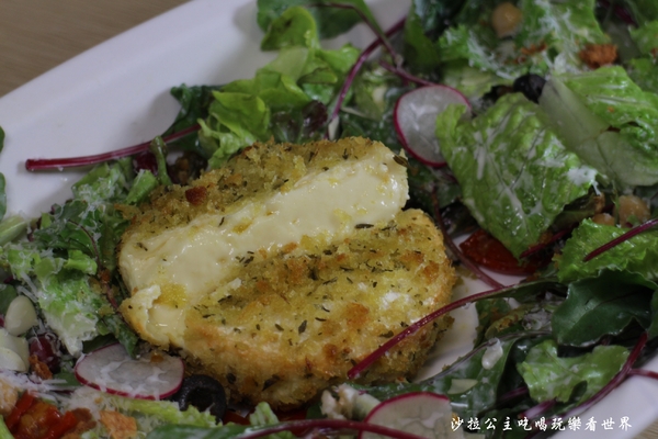 義大利米蘭手工窯烤披薩餐廳(台北中山店)：中秋節月餅披薩？！『義大利米蘭手工窯烤披薩』捷運松江南京站/窯烤牛排/羊排應有盡有