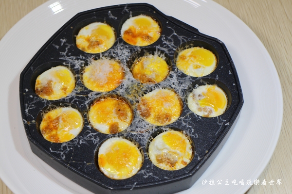 義大利米蘭手工窯烤披薩餐廳(台北中山店)：四平陽光商圈美食『義大利米蘭手工窯烤披薩餐廳(台北中山店)』必點冰披薩/肋排/牛.羊排/捷運松江南京站