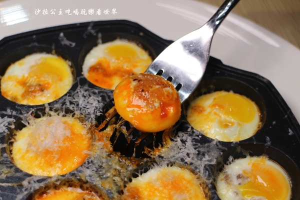 義大利米蘭手工窯烤披薩餐廳(台北中山店)：四平陽光商圈美食『義大利米蘭手工窯烤披薩餐廳(台北中山店)』必點冰披薩/肋排/牛.羊排/捷運松江南京站