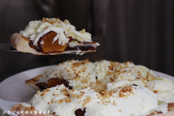 義大利米蘭手工窯烤披薩餐廳(台北中山店)：中秋節月餅披薩？！『義大利米蘭手工窯烤披薩』捷運松江南京站/窯烤牛排/羊排應有盡有