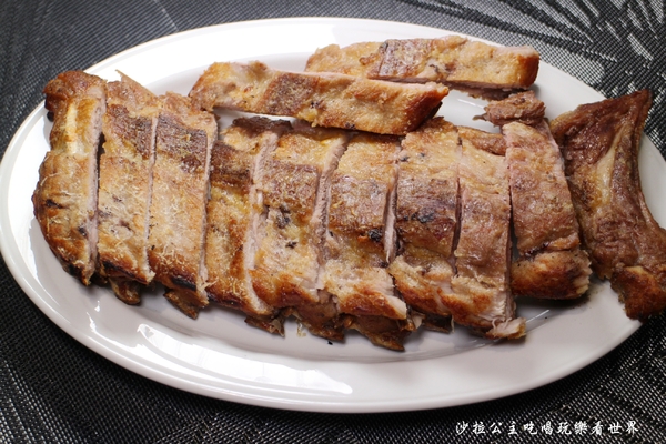 義大利米蘭手工窯烤披薩餐廳(台北中山店)：中秋節月餅披薩？！『義大利米蘭手工窯烤披薩』捷運松江南京站/窯烤牛排/羊排應有盡有