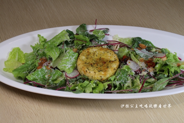 義大利米蘭手工窯烤披薩餐廳(台北中山店)：中秋節月餅披薩？！『義大利米蘭手工窯烤披薩』捷運松江南京站/窯烤牛排/羊排應有盡有