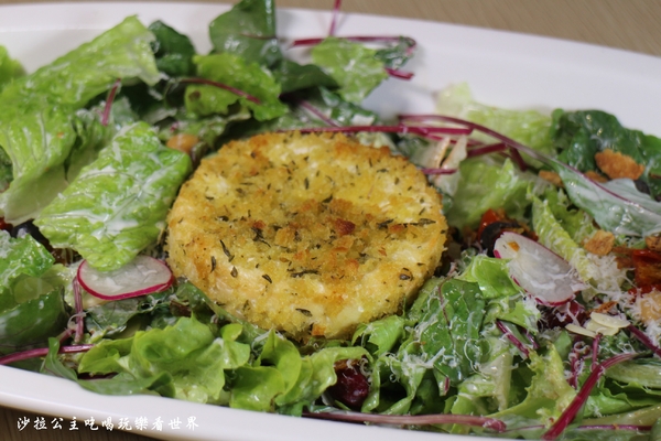 義大利米蘭手工窯烤披薩餐廳(台北中山店)：中秋節月餅披薩？！『義大利米蘭手工窯烤披薩』捷運松江南京站/窯烤牛排/羊排應有盡有